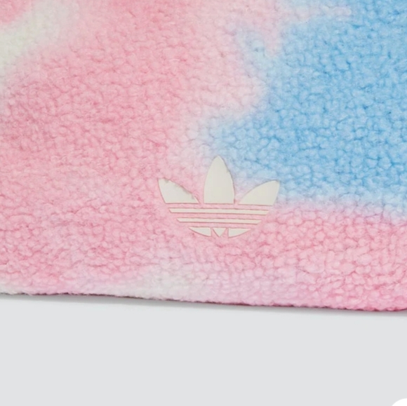 🇺🇲ADÍDAS Tie Dyed Fuzzy Shoulder Bag in Cream White/Multicolored Nice - Picture 2 of 11
